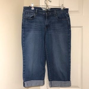 Levi’s Cuffed Cropped Jeans size 10